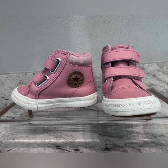 Converse Pink Chuck Taylor Leather All Star High Top Shoes Toddler Sz 4 - Picture 1 of 9
